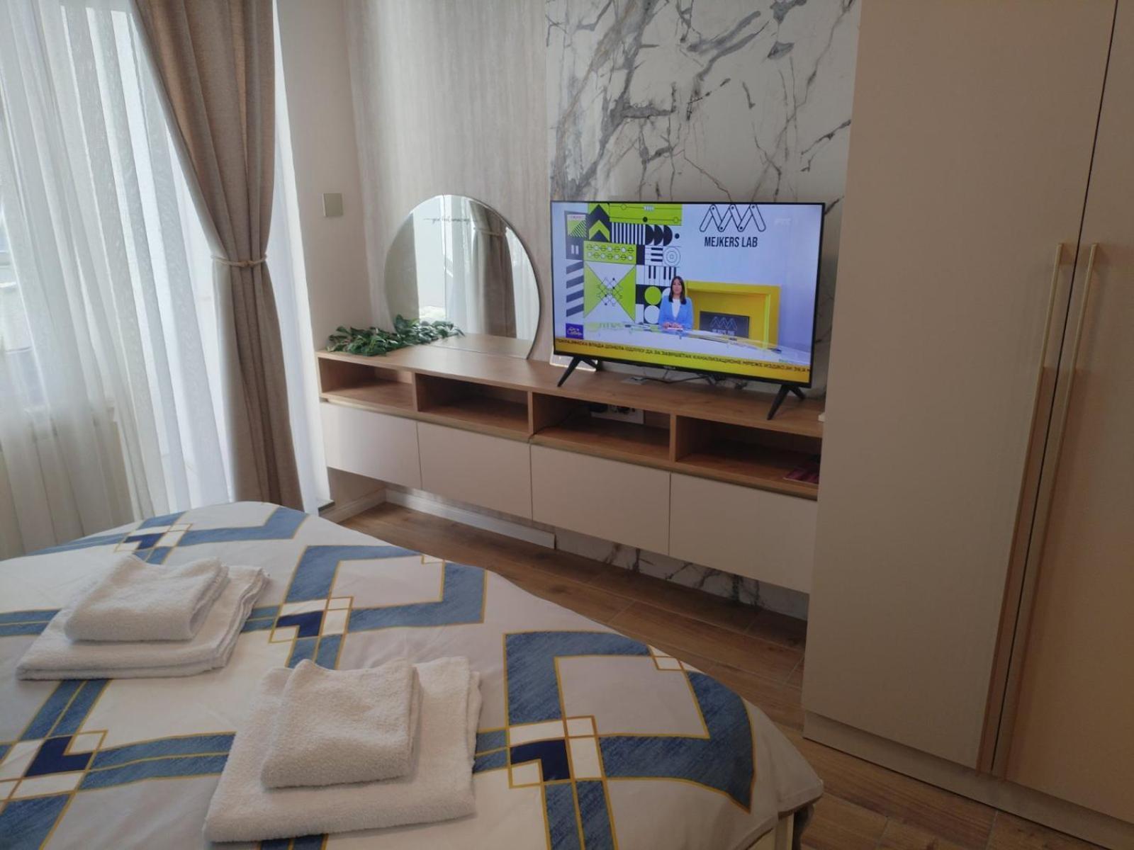Apartment Centrum - Free Private Parking Нови-Сад Экстерьер фото