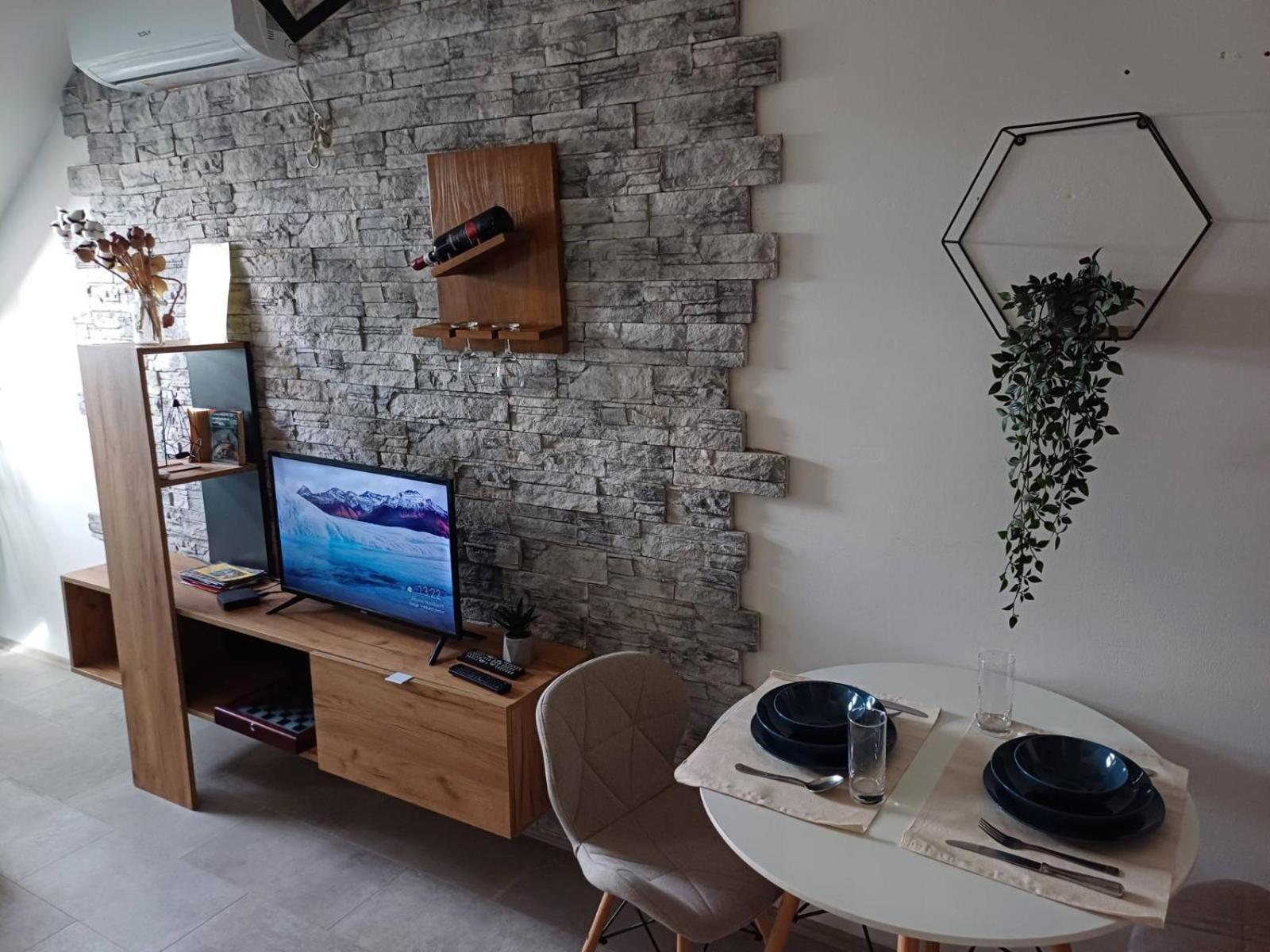 Apartment Centrum - Free Private Parking Нови-Сад Экстерьер фото