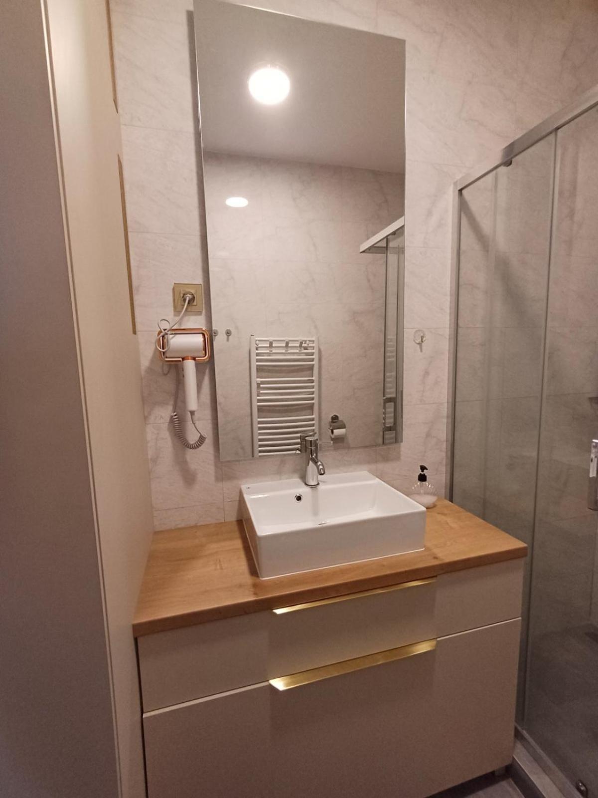 Apartment Centrum - Free Private Parking Нови-Сад Экстерьер фото